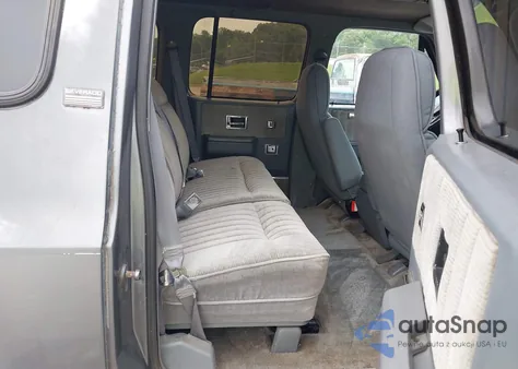 1990 Chevrolet Suburban R1500 z USA, uszkodzony, nr VIN 1GNER16K6LF150973